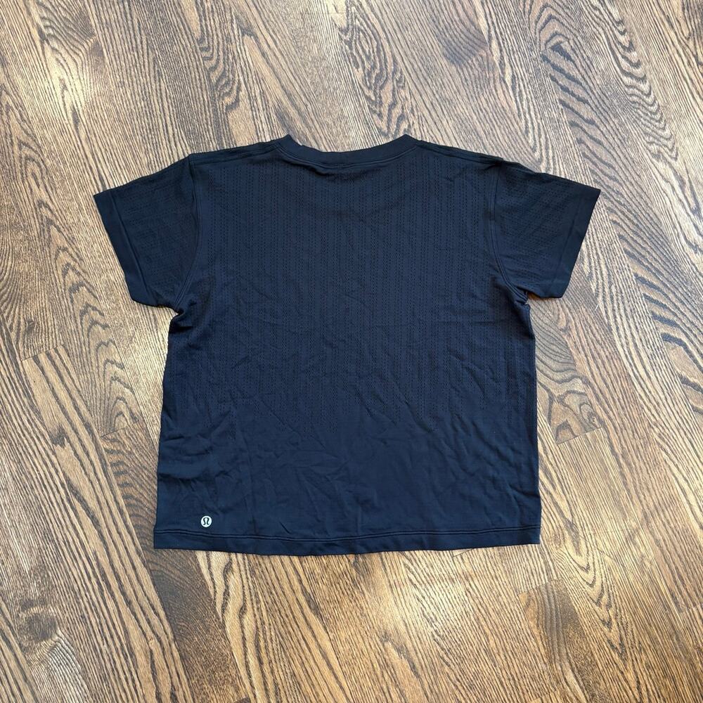 lululemon Train to Be Short Sleeve Tee – Black